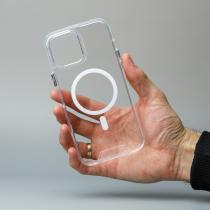 Чехол SPACE CASE с поддержкой MagSafe для iPhone 15 Pro прозрачный